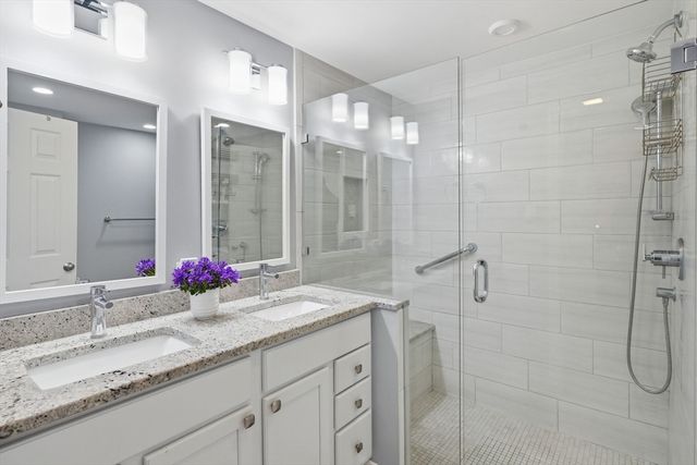 59 Hillside Dr 59, Wayland, MA 01778