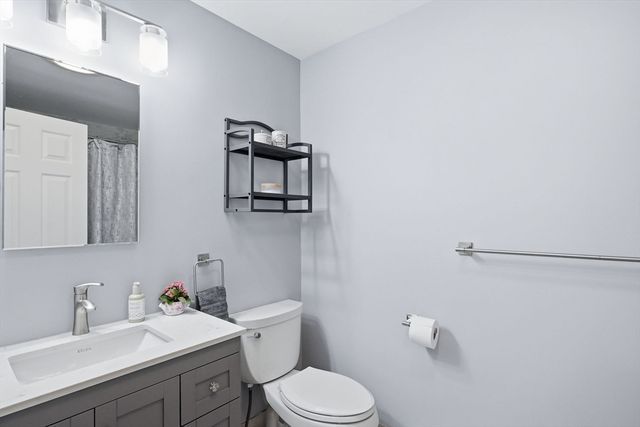 59 Hillside Dr 59, Wayland, MA 01778