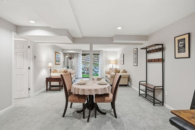 59 Hillside Dr 59, Wayland, MA 01778