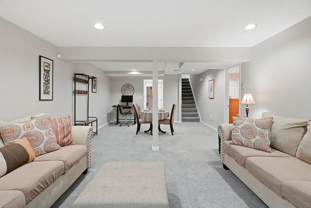 59 Hillside Dr 59, Wayland, MA 01778