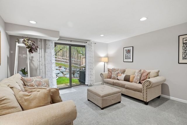 59 Hillside Dr 59, Wayland, MA 01778