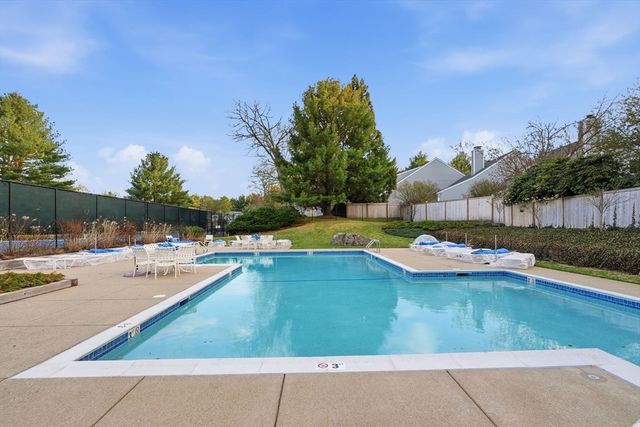 59 Hillside Dr 59, Wayland, MA 01778