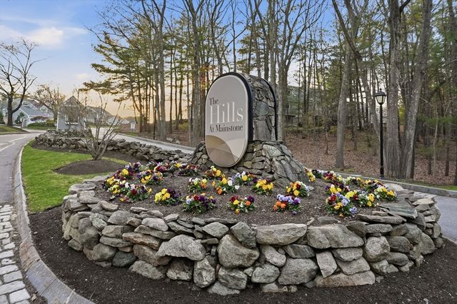 59 Hillside Dr 59, Wayland, MA 01778