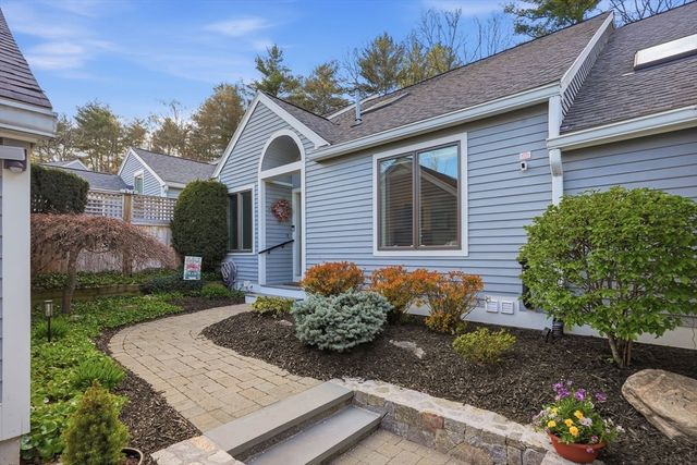 59 Hillside Dr 59, Wayland, MA 01778
