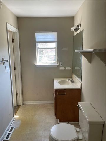 816 Old Point AVE, Hampton, VA 23663