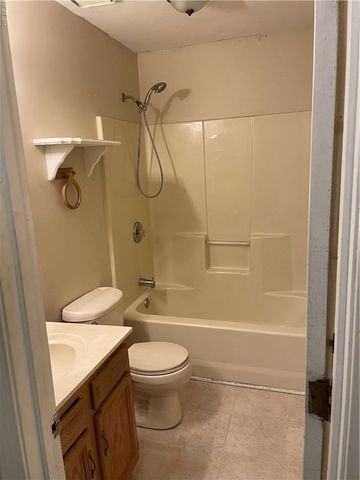 816 Old Point AVE, Hampton, VA 23663