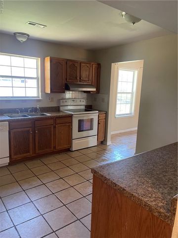 816 Old Point AVE, Hampton, VA 23663