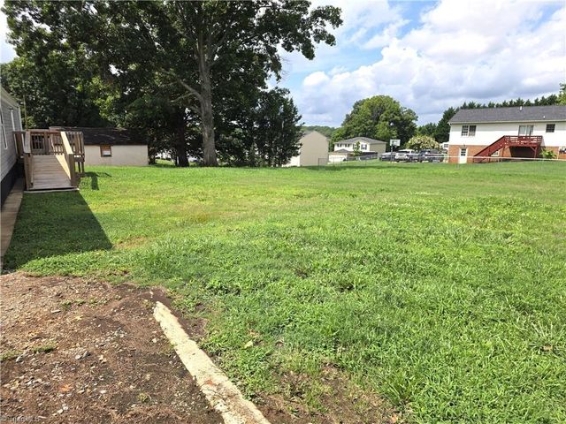 126 Sheraton Court, King, NC 27021