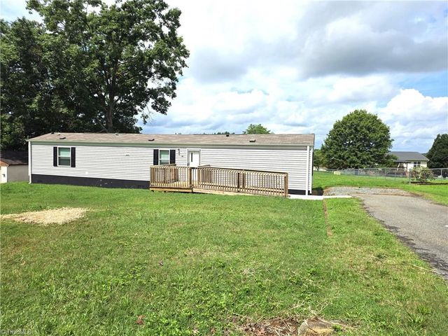 126 Sheraton Court, King, NC 27021