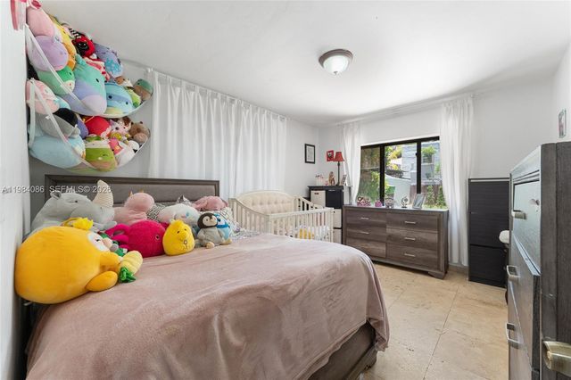 2054 Alton Rd, Miami Beach, FL 33140