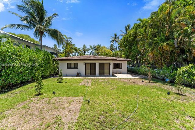 2054 Alton Rd, Miami Beach, FL 33140