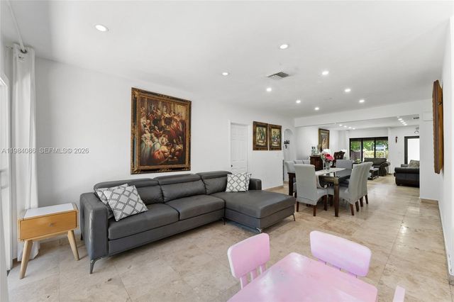 2054 Alton Rd, Miami Beach, FL 33140