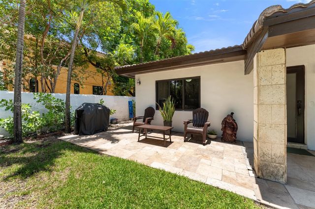 2054 Alton Rd, Miami Beach, FL 33140