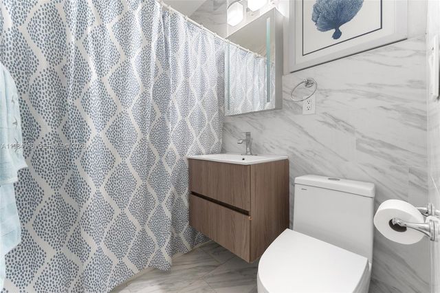 2054 Alton Rd, Miami Beach, FL 33140