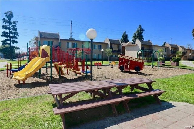 801 S Lyon Street A112, Santa Ana, CA 92705