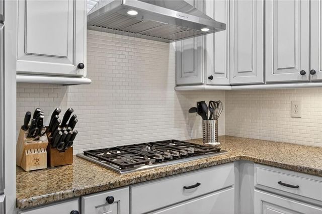 865 Devenish Lane, Roswell, GA 30075