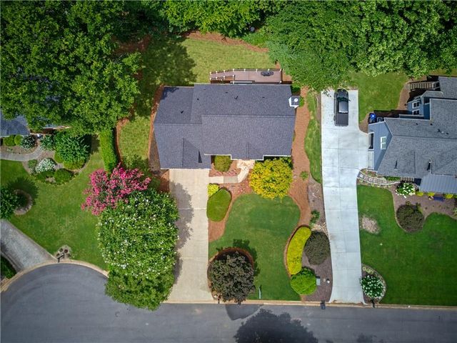 865 Devenish Lane, Roswell, GA 30075