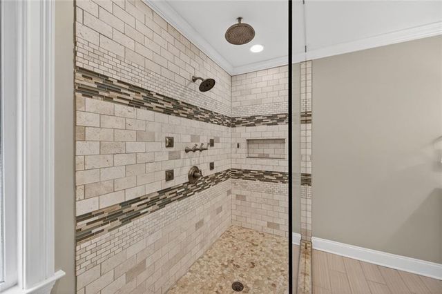865 Devenish Lane, Roswell, GA 30075
