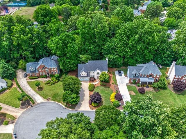 865 Devenish Lane, Roswell, GA 30075