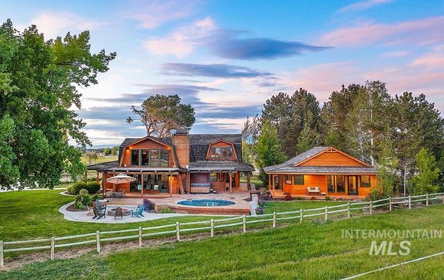 999 N Cow Horse Dr, Kuna, ID 83634