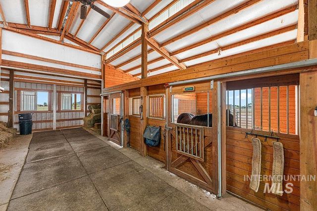 999 N Cow Horse Dr, Kuna, ID 83634
