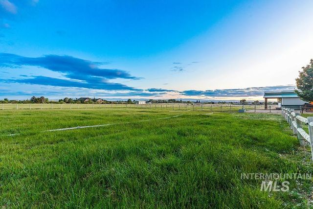 999 N Cow Horse Dr, Kuna, ID 83634