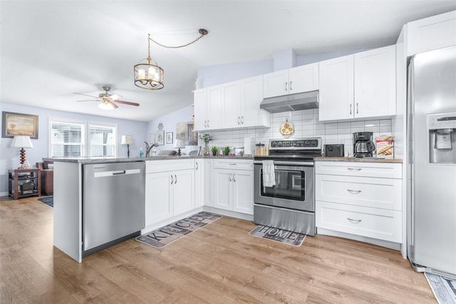 3041 SHORT LEAF STREET, Wesley Chapel, FL 33543