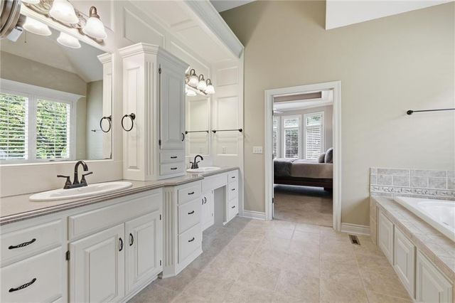 14603 Sherwood Street, Leawood, KS 66224