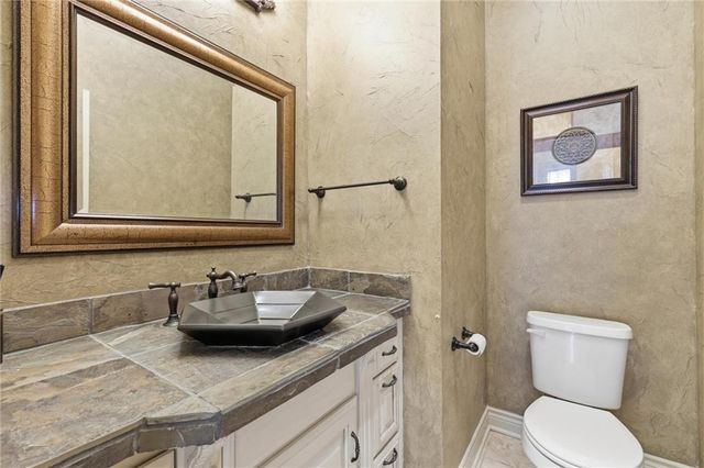 14603 Sherwood Street, Leawood, KS 66224
