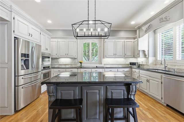14603 Sherwood Street, Leawood, KS 66224
