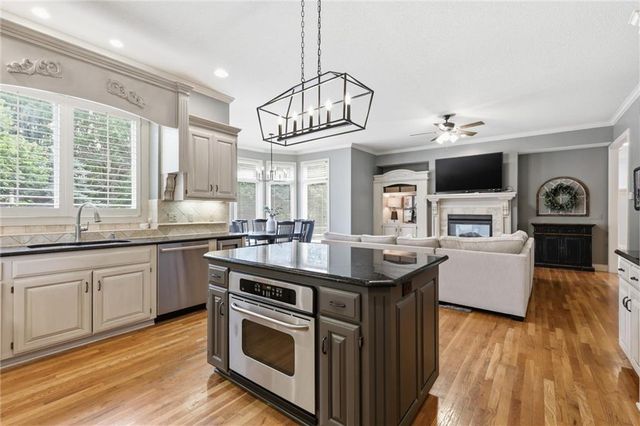 14603 Sherwood Street, Leawood, KS 66224