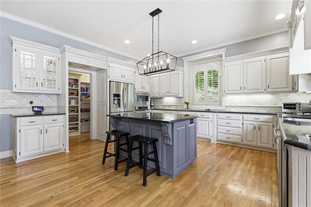14603 Sherwood Street, Leawood, KS 66224
