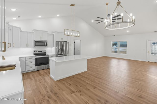 25 Betty Boyd Ln, Brandenburg, KY 40108