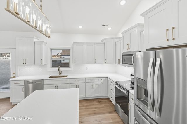 25 Betty Boyd Ln, Brandenburg, KY 40108