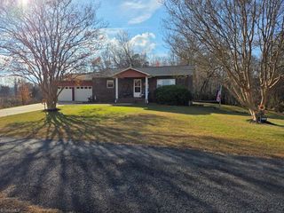 1017 Raymond Drive, Jonesville, NC 28642