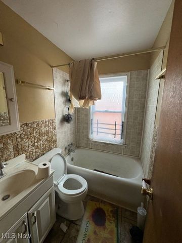 5562 Dalewood Avenue, Maple Heights, OH 44137