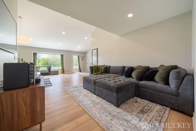 5421 143rd Avenue, Holland, MI 49423