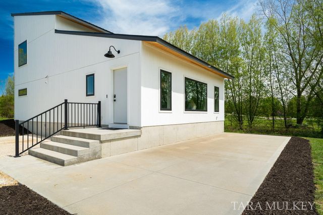 5421 143rd Avenue, Holland, MI 49423