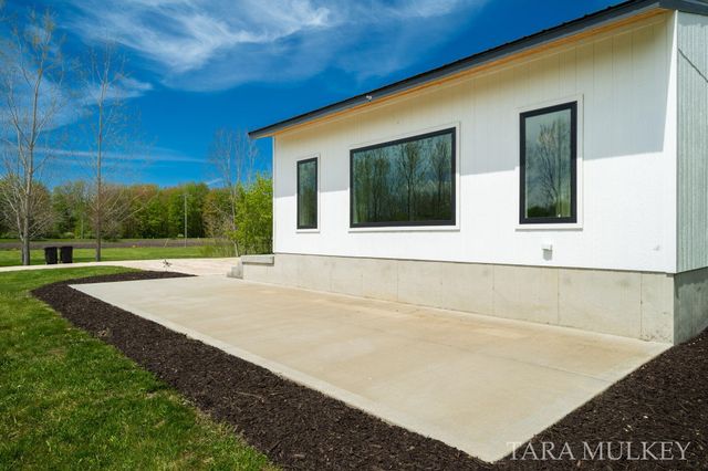 5421 143rd Avenue, Holland, MI 49423