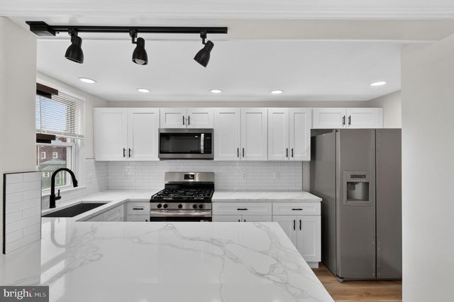 329 HOLMES RD, Holmes, PA 19043