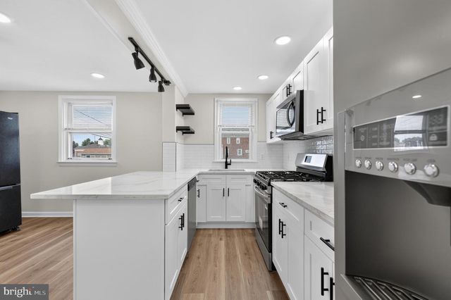 329 HOLMES RD, Holmes, PA 19043