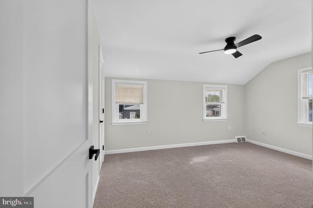 329 HOLMES RD, Holmes, PA 19043
