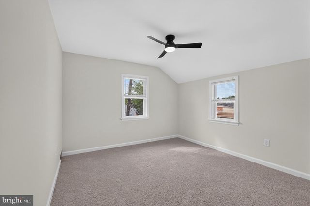 329 HOLMES RD, Holmes, PA 19043