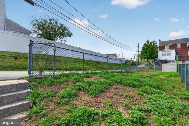 329 HOLMES RD, Holmes, PA 19043