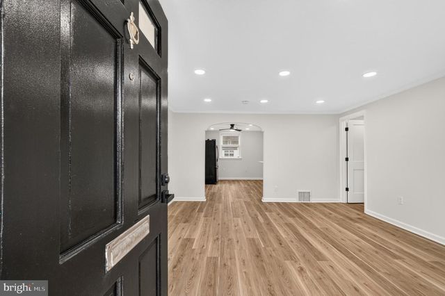 329 HOLMES RD, Holmes, PA 19043