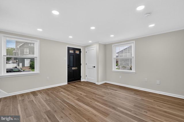 329 HOLMES RD, Holmes, PA 19043