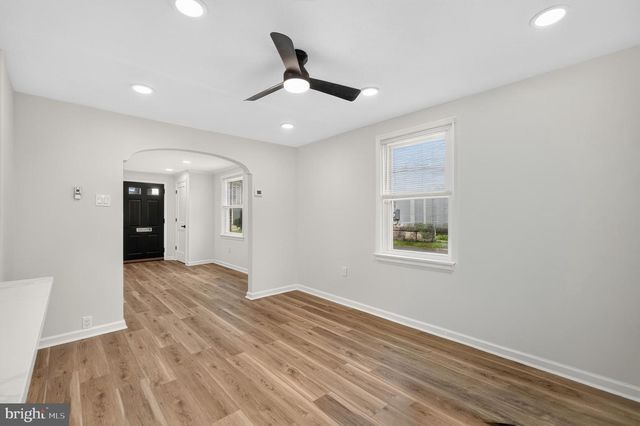 329 HOLMES RD, Holmes, PA 19043