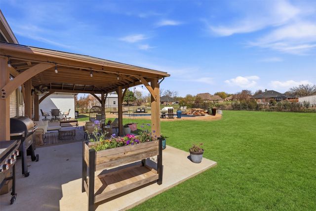 7021 Twin Hills Drive, Joshua, TX 76058