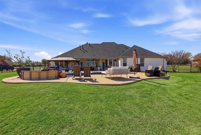 7021 Twin Hills Drive, Joshua, TX 76058