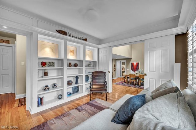 385 Longbeach, Bay Village, OH 44140
